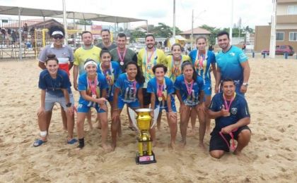 Barra Velha Equipe recebeu premiao de 1 mil reais O Campeonato Catarinense de Beach Soccer Feminino chegou ao final no último sábado, 3 de março, na arena da Praia Central. A disputa pelo título ficou entre as...
